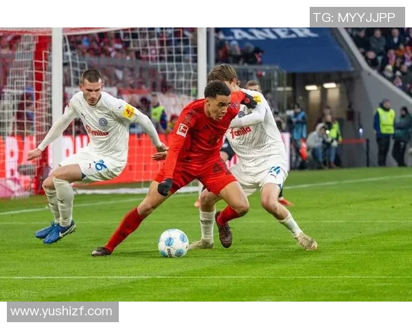 身体强壮的足球球星如何凭借力量与速度统治赛场发挥巨大优势